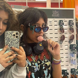 Meet your Posher, Alexandra